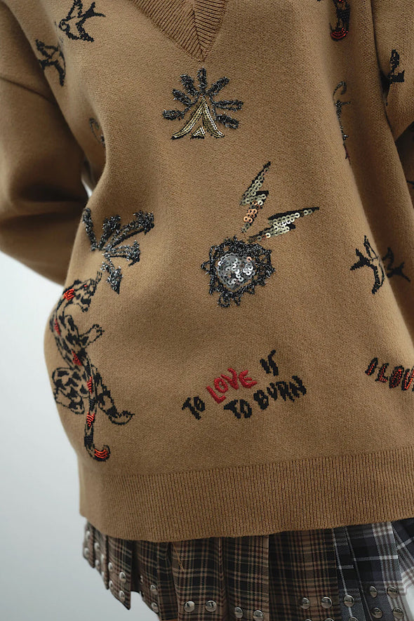 ΠΟΥΛΟΒΕΡ ΜΑΚΡΥ ΜΕ ΙΔΙΑΙΤΕΡΑ ΣΧΕΔΙΑ