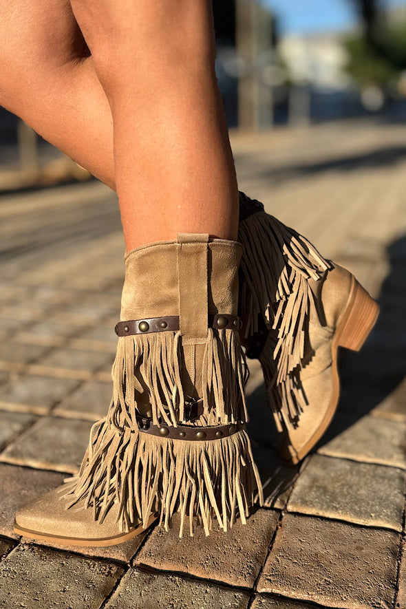 ΜΠΟΤΑ ΜΕ ΚΡΟΣΙΑ ΚΑΙ ΤΑΚΟΥΝΙ